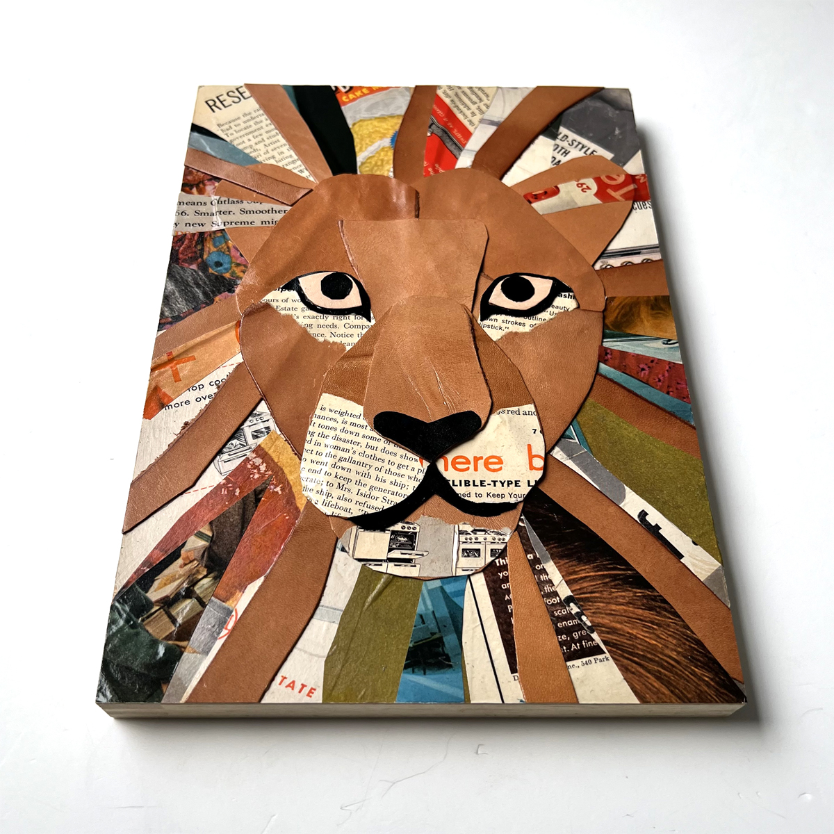 レザーのコラージュアート （ライオン） A4サイズ 木製パネル 一点もの